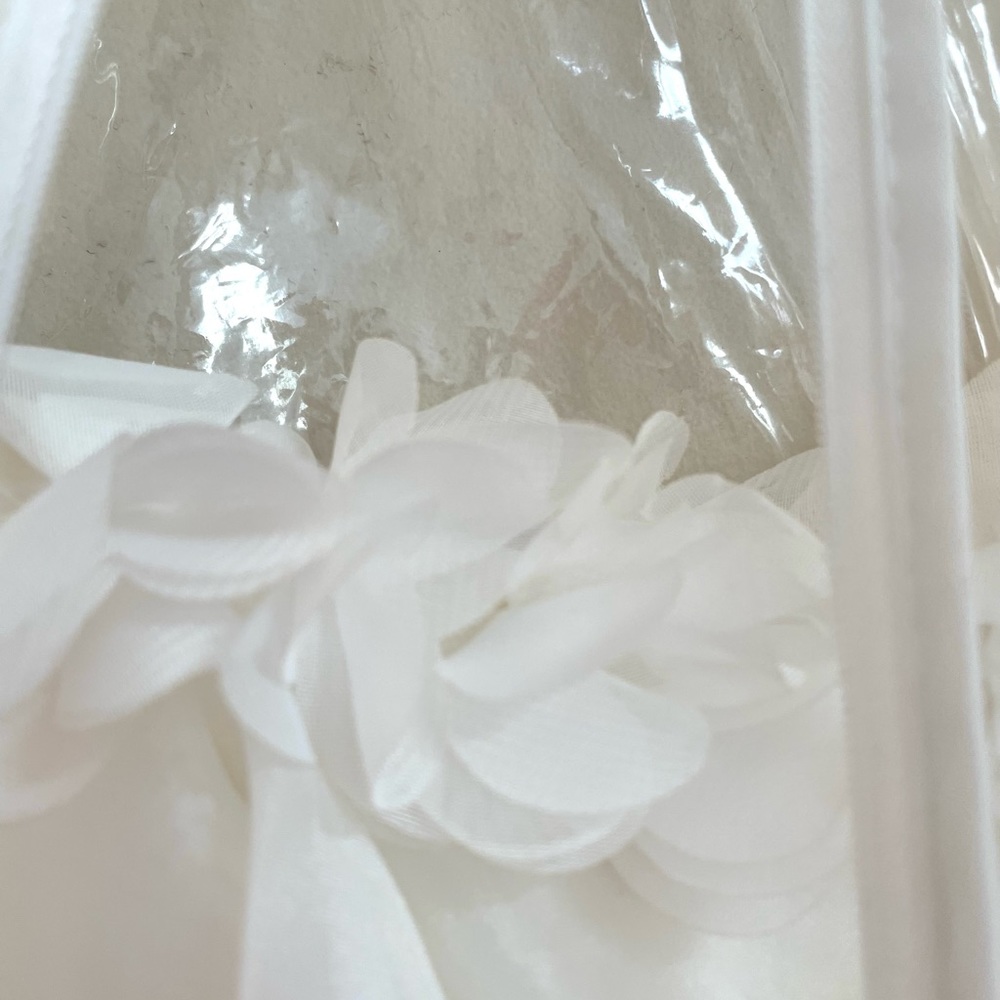 Strapless ruffle and chiffon tulle beach wedding gown. - Picture 9 of 16